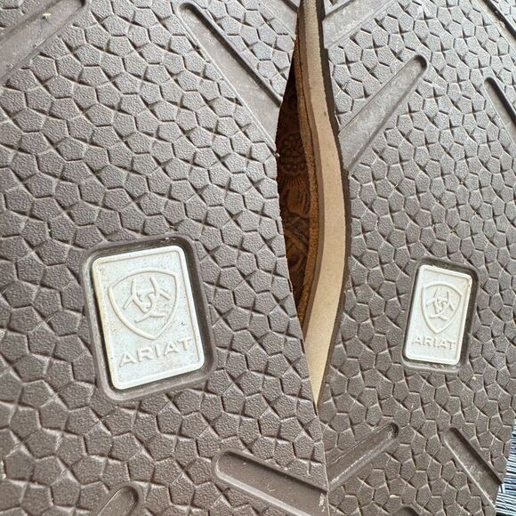 Ariat Women’s Embossed Leather Slip-On Shoes Size 5.5B Floral Tooled Western - Picture 4 of 6